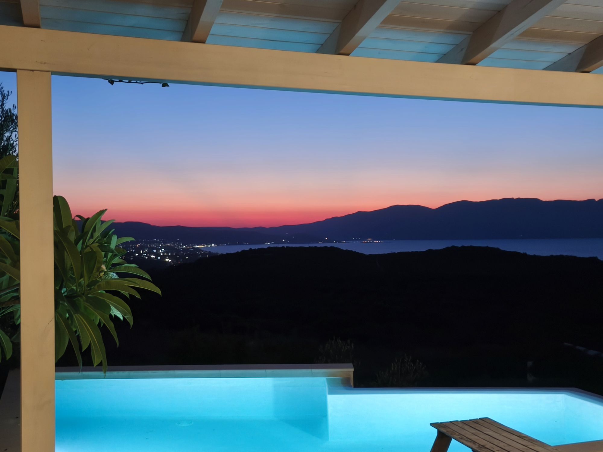 img_20250909_2013201172144493254863926